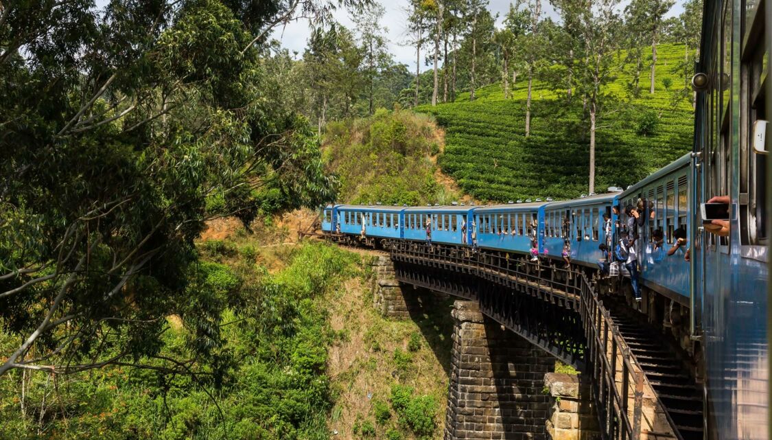 Sri Lanka, Bahnfahrt im zentralen Hochland